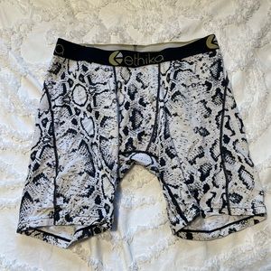 ETHIKA MEN’S STAPLE